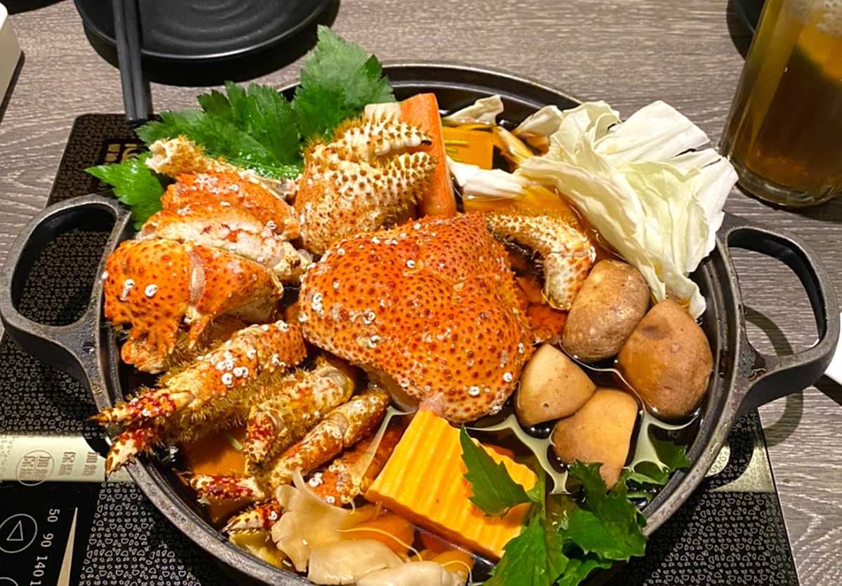 秀出身分證！對中「1 * 9 5」吃到飽火鍋6折，3碼85折，大隻鱈場蟹299起