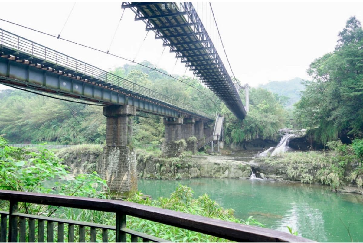 【全台15座絕美吊橋】北中台灣8條秘境吊橋:平溪觀瀑吊橋、雙龍瀑布彩虹吊橋 【全台15座絕美吊橋】北中台灣8條秘境吊橋:平溪觀瀑吊橋、雙龍瀑布彩虹吊橋