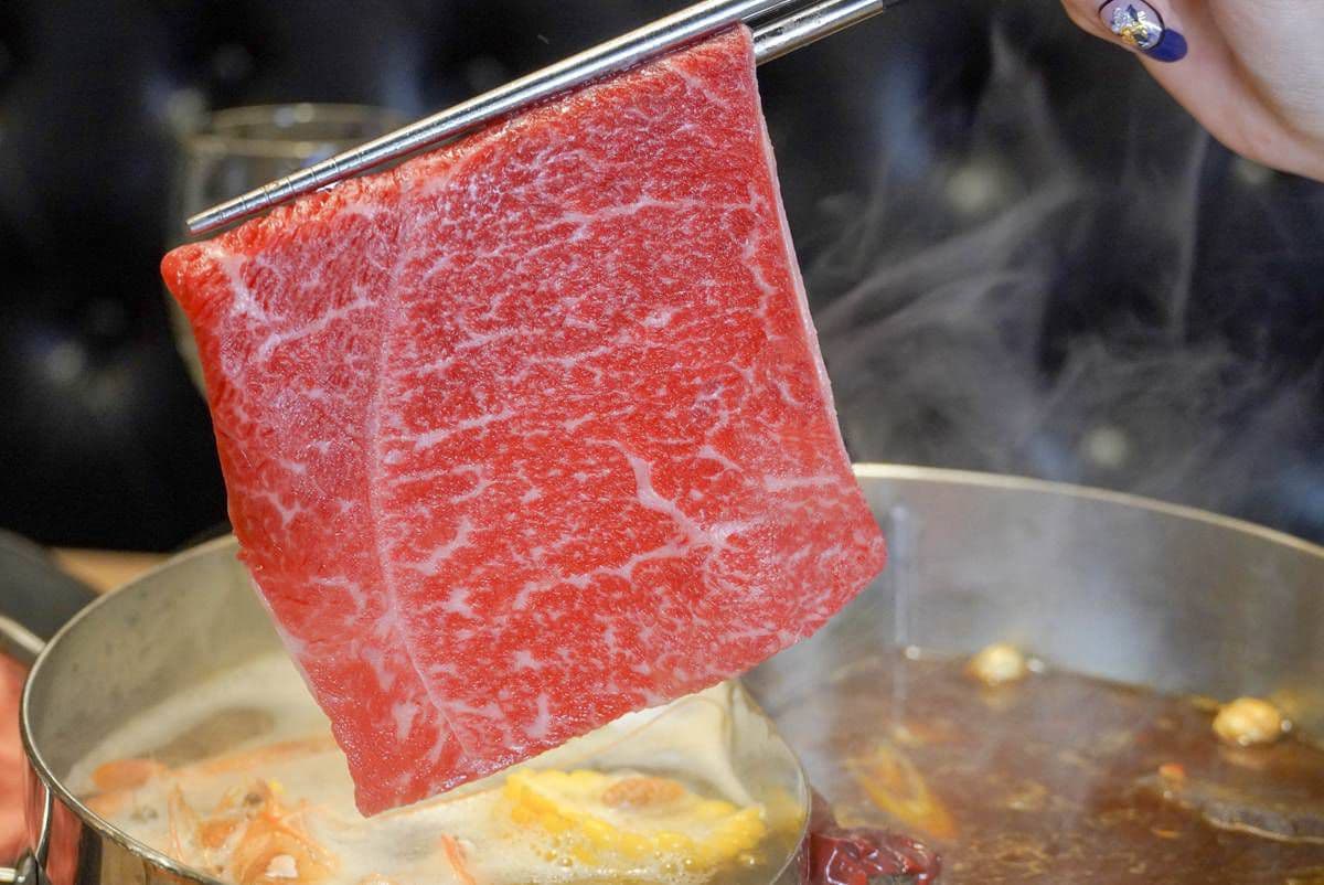 網美麻辣鍋「新馬辣」宜蘭開幕有優惠!全台分店升級和牛、神仙牛、鮑魚吃到飽 網美麻辣鍋「新馬辣」宜蘭開幕有優惠!全台分店升級和牛、神仙牛、鮑魚吃到飽