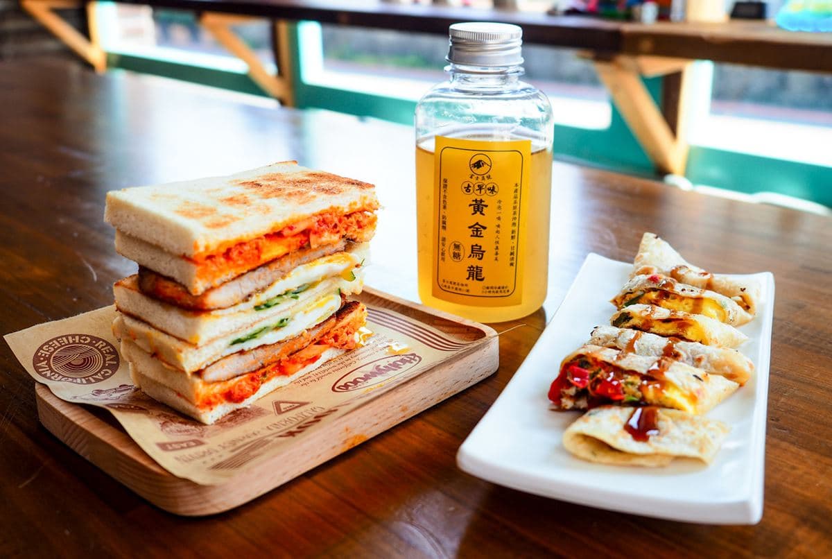 手機先吃！三峽4間IG打卡美食：牽絲牛角雞蛋糕、土石流肉蛋吐司、碧螺春豆腐冰