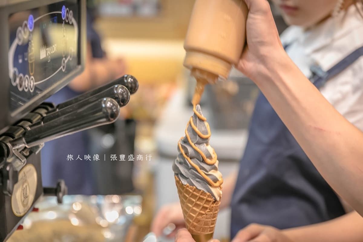 【全台30家手拿美食】網美街拍甜點、古早味小吃大變身，北中南東加外島通通吃得到