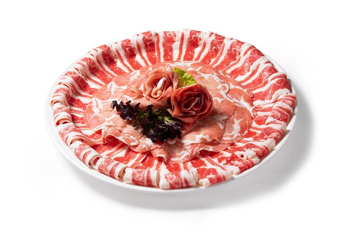 15盎司牛豬拼盤只要99元！宮廷風火鍋店讓你肉肉吃飽飽，加碼4餐廳優惠請筆記