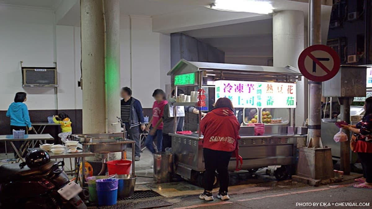 從早吃到晚！台中4間超消暑豆花：50年好口碑、夜市老字號、在地消夜首選