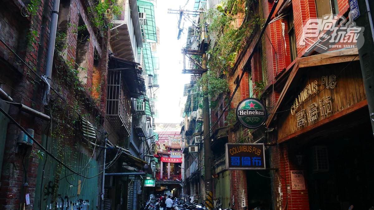 基隆14小時這樣玩！小吃美景23點：蔥油餅、吉古拉、豬肝腸必吃，打卡海景步道、彩色漁村、藍白教堂