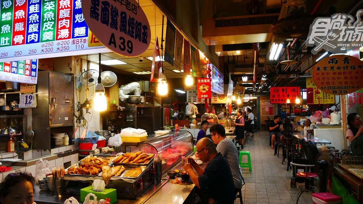 基隆14小時這樣玩！小吃美景23點：蔥油餅、吉古拉、豬肝腸必吃，打卡海景步道、彩色漁村、藍白教堂