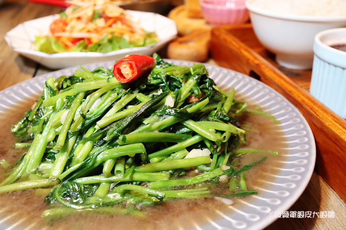 嘟嘟車開進餐廳!竹北這間美拍泰料一人也能吃,必點月亮蝦餅超厚超Q彈 嘟嘟車開進餐廳!竹北這間美拍泰料一人也能吃,必點月亮蝦餅超厚超Q彈