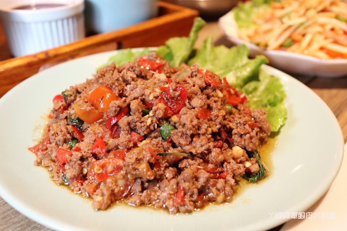 嘟嘟車開進餐廳!竹北這間美拍泰料一人也能吃,必點月亮蝦餅超厚超Q彈 嘟嘟車開進餐廳!竹北這間美拍泰料一人也能吃,必點月亮蝦餅超厚超Q彈