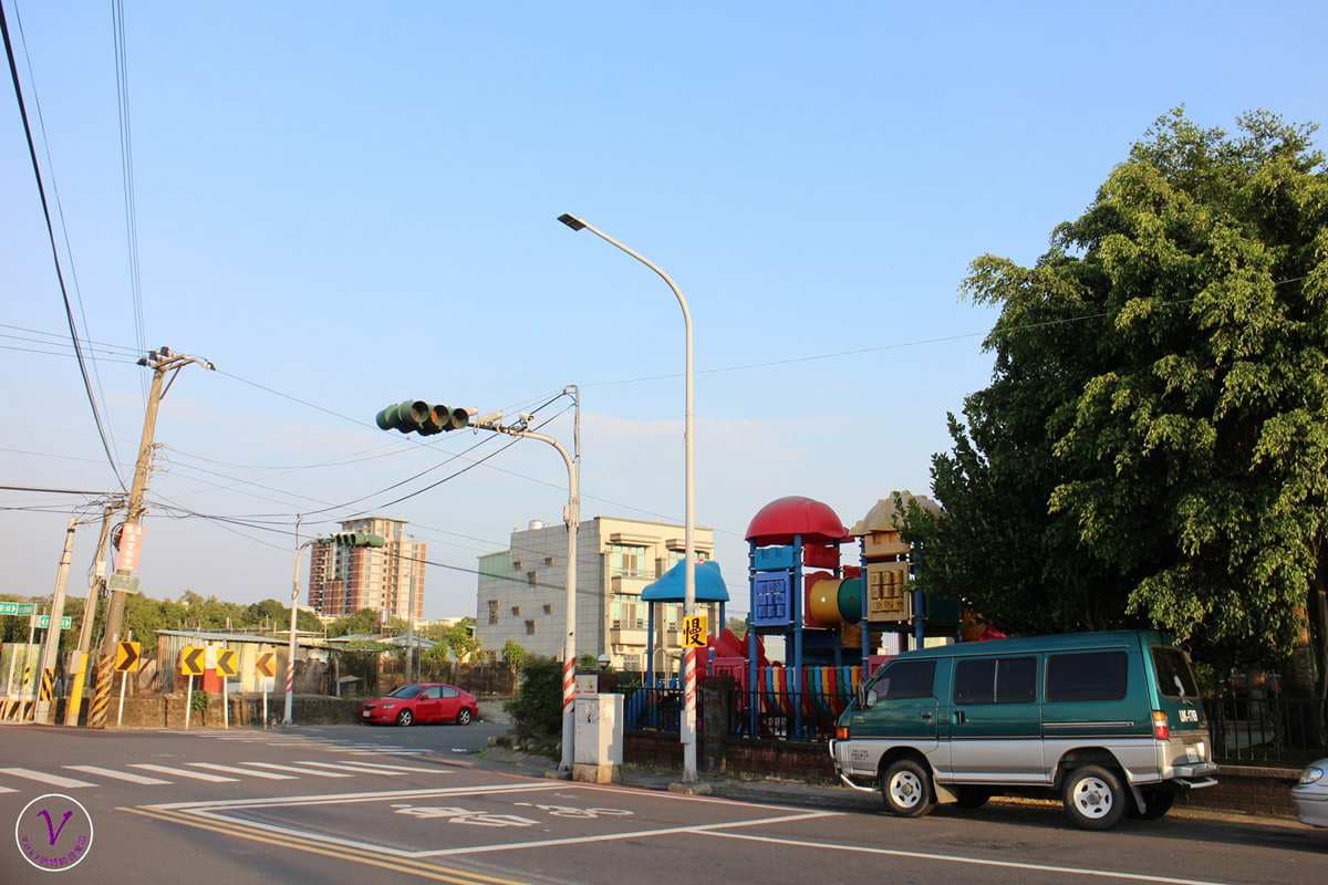 火車迷要衝!台南親子新景點「牛稠子車站」,必拍漫步鐵軌照 火車迷要衝!台南親子新景點「牛稠子車站」,必拍漫步鐵軌照
