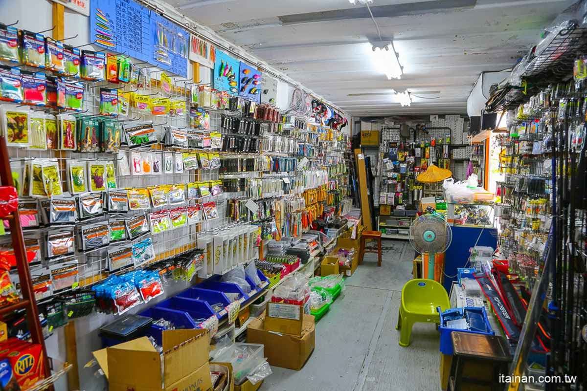 和孩子一起去釣魚！台南休閒魚池限用「路亞」，現釣現烤還可煮火鍋