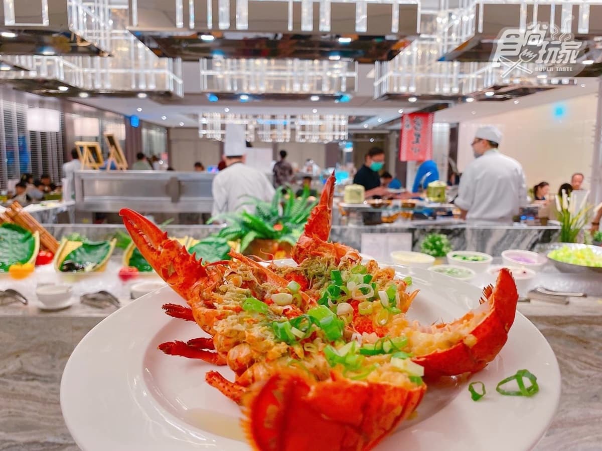 全台最高「無邊際泳池」天燈飯店!超狂「龍蝦吃到飽」入住爽嗑、躺床就能打卡 全台最高「無邊際泳池」天燈飯店!超狂「龍蝦吃到飽」入住爽嗑、躺床就能打卡