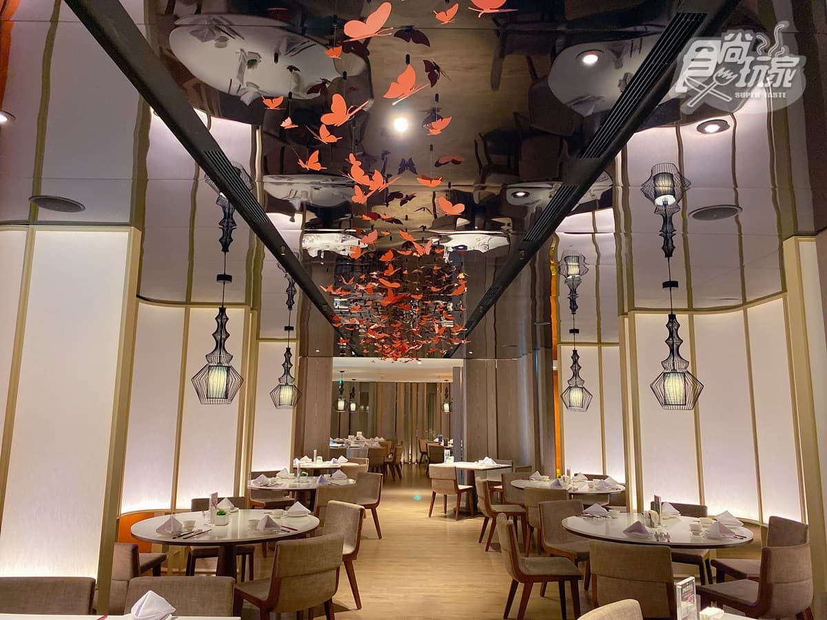 全台最高「無邊際泳池」天燈飯店!超狂「龍蝦吃到飽」入住爽嗑、躺床就能打卡 全台最高「無邊際泳池」天燈飯店!超狂「龍蝦吃到飽」入住爽嗑、躺床就能打卡