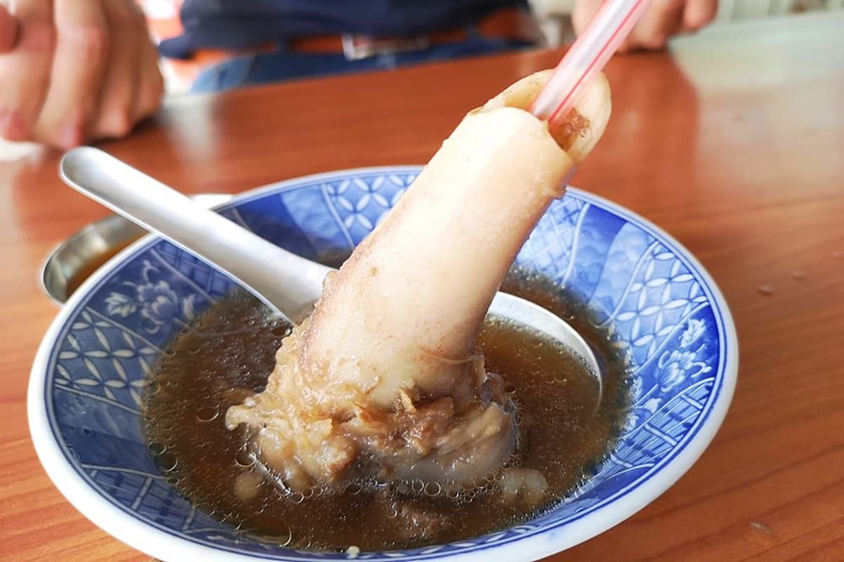【食尚首播】嘉義人帶路早餐吃這個！雙料火烤三明治、80年牛雜、限量羊骨湯