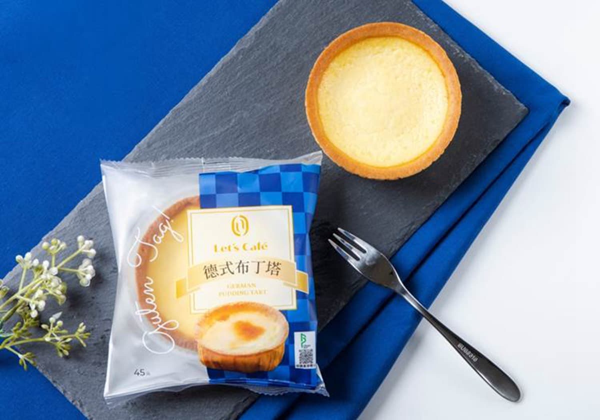 甜點控的幸福降臨啦！全家Let’s Café極選甜點天團，以雙焙慢燒加上簡約時尚好拍高顏值的魅力，入口瞬間秒愛無法擋！