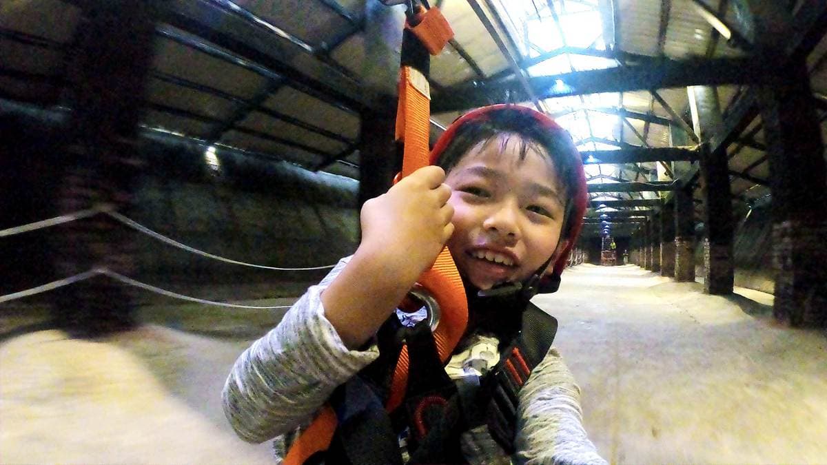 專治好動小小孩！台南十鼓糖廠幼兒新設施「鼓墓奇兵」極限滑索