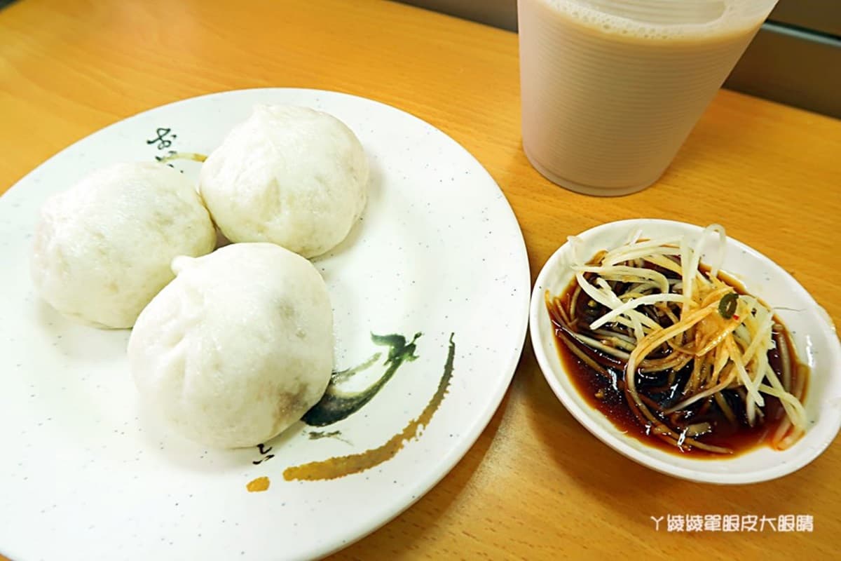 【全台10元美食】北部28家銅板小吃特蒐，超狂三色燒賣、爆漿黑糖包，早餐到宵夜全包辦