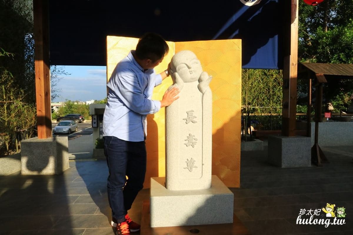 好玩又好拍！桃園親子３打卡點：台版小江戶、巨大摩艾石像、歐風玫瑰園