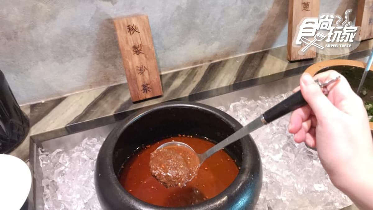 399元火鍋吃到飽！全台首家「火鍋美術館」狂涮肉片加碼鹹酥雞、泰奶冰吃起來