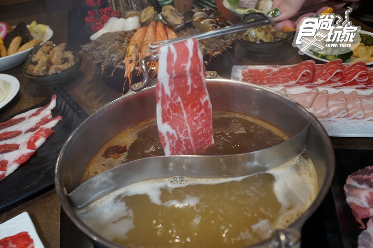 399元火鍋吃到飽！全台首家「火鍋美術館」狂涮肉片加碼鹹酥雞、泰奶冰吃起來