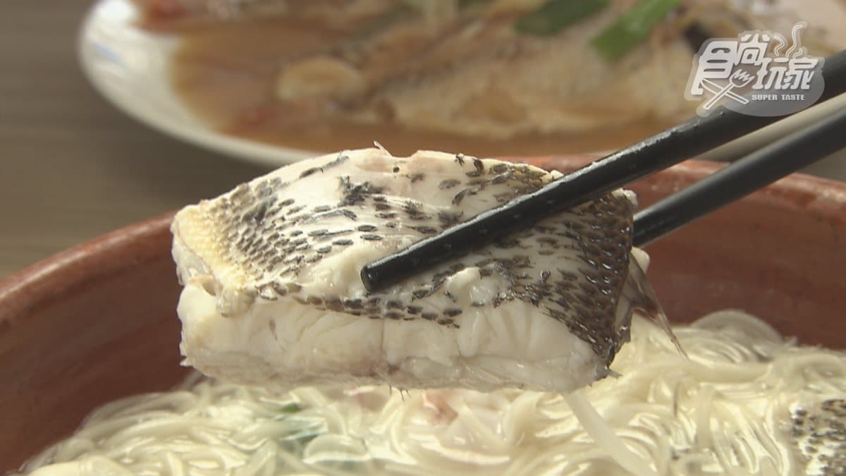 澎湖必吃！特有「龍占魚」口感Q彈，搭麵線、小捲、魚丸滿滿海味