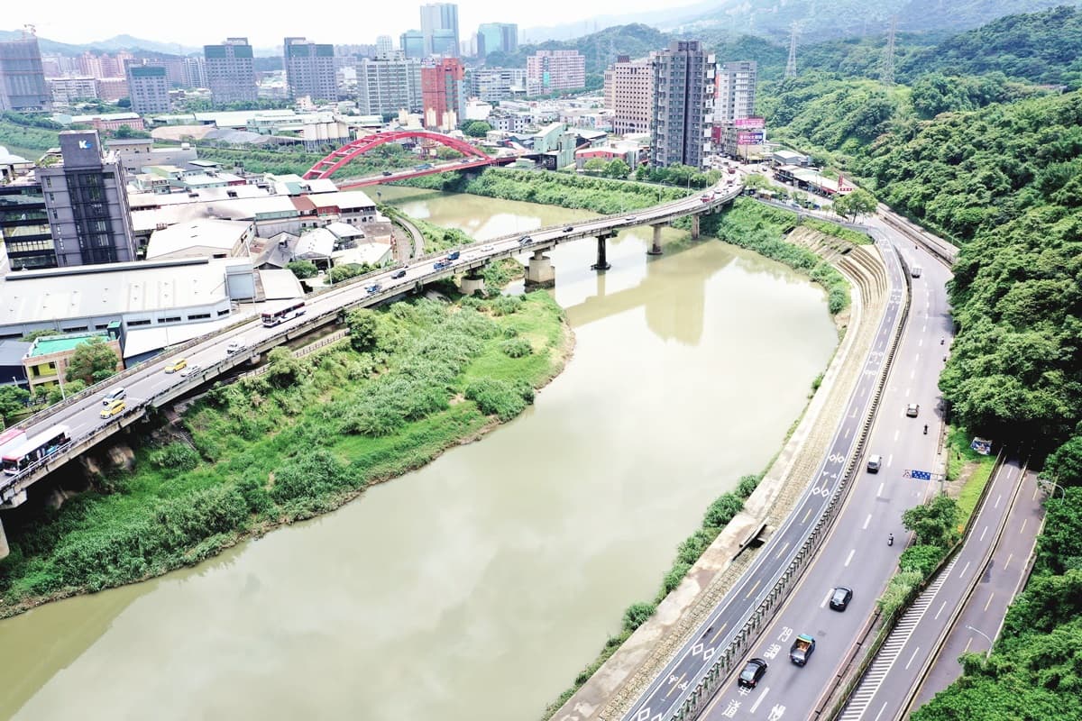 單車迷新去處！13公里「自行車道路網」啟動，南港到基隆可一路騎到底