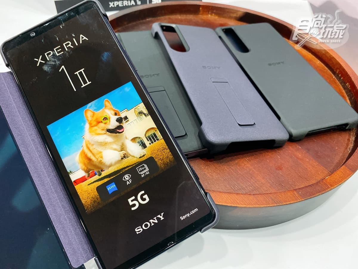 超狂「三眼怪」5G手機！爽玩手遊「飛航模式」、單眼相機介面搬進來