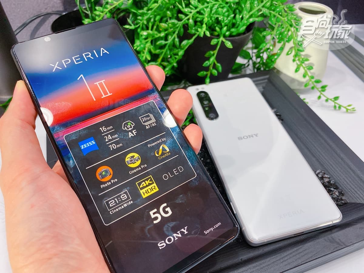 超狂「三眼怪」5G手機！爽玩手遊「飛航模式」、單眼相機介面搬進來