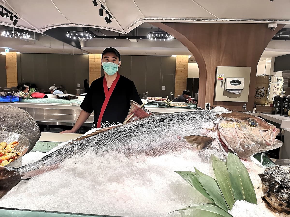 優惠爆表！人氣BUFFET推超狂「殺魚秀」，加碼「第二人6折+600元振興券」