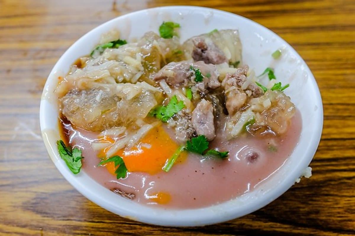 台北三大肉圓名店之一！捷運忠孝復興站超夯肉圓，先蒸後炸連日本人也愛