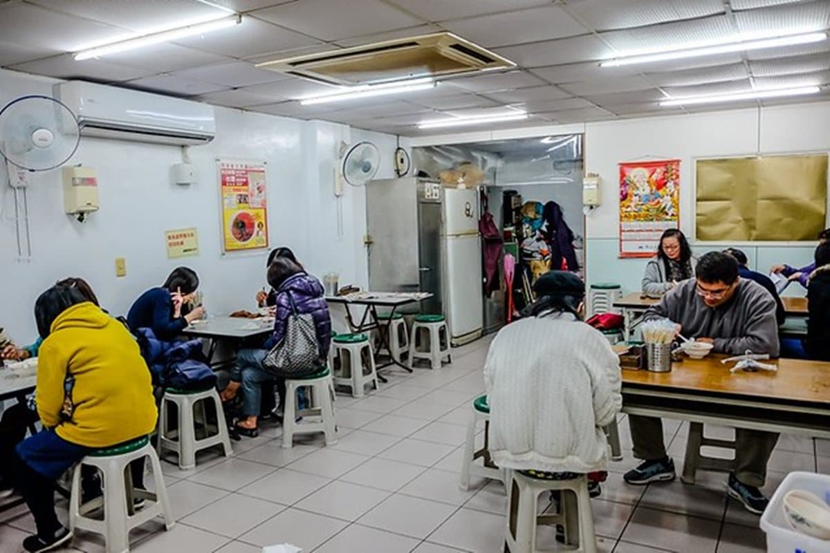 台北三大肉圓名店之一！捷運忠孝復興站超夯肉圓，先蒸後炸連日本人也愛