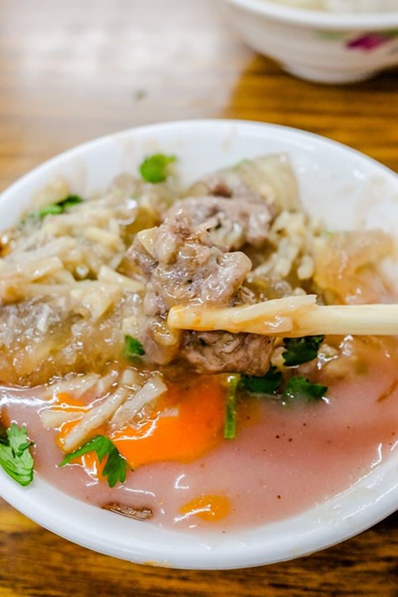 台北三大肉圓名店之一！捷運忠孝復興站超夯肉圓，先蒸後炸連日本人也愛