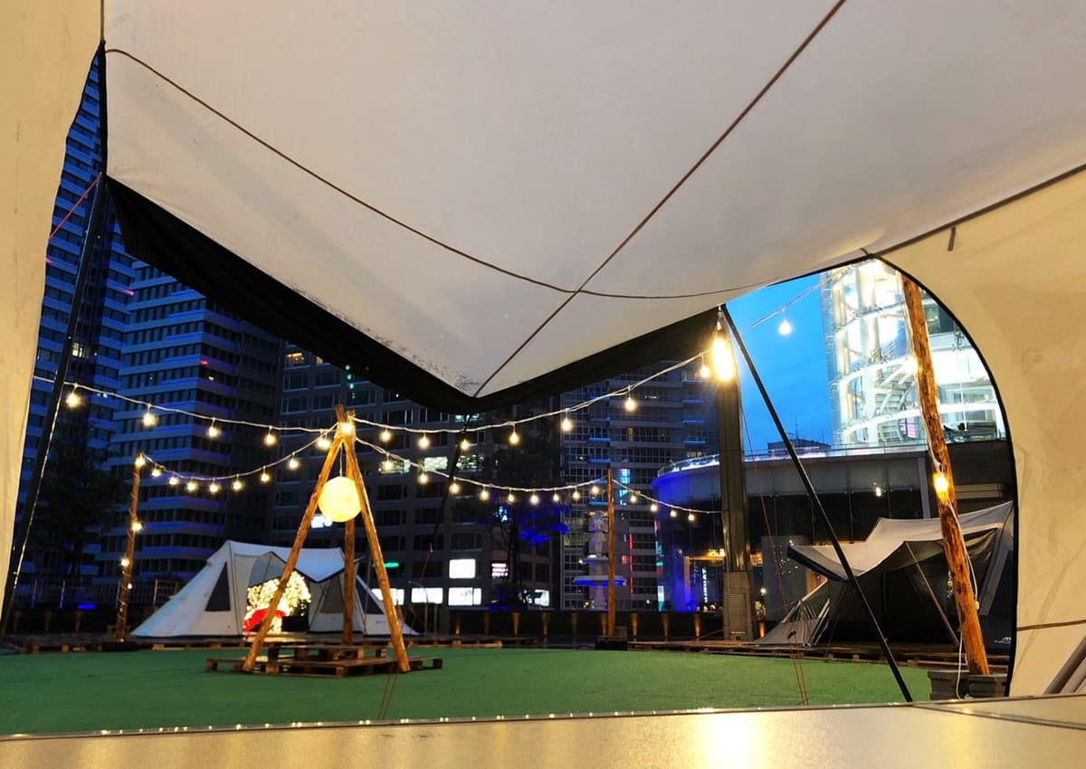 露營控快衝！台北信義區開「夜幕野營趴」，還有私廚+近70家風格攤位