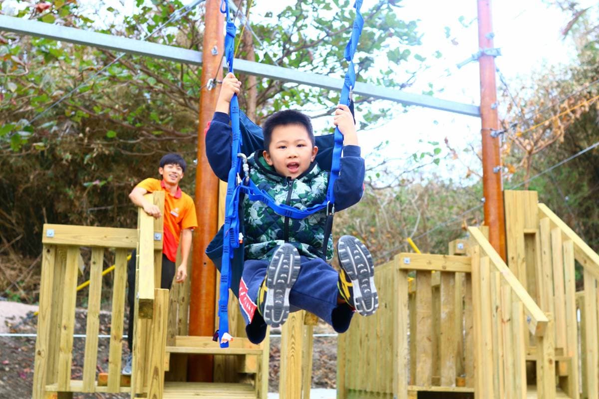 墾丁「遛小孩」渡假村，空中滑索、划船奪寶超放電，彩繪海洋房型美翻
