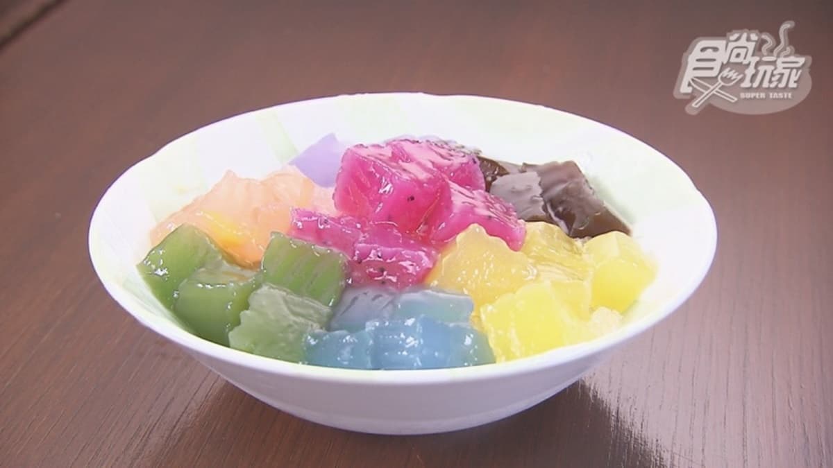 加冰加糖水免錢！台中老店推天然「七彩粉粿」，滿料紅豆牛奶冰也超欠吃