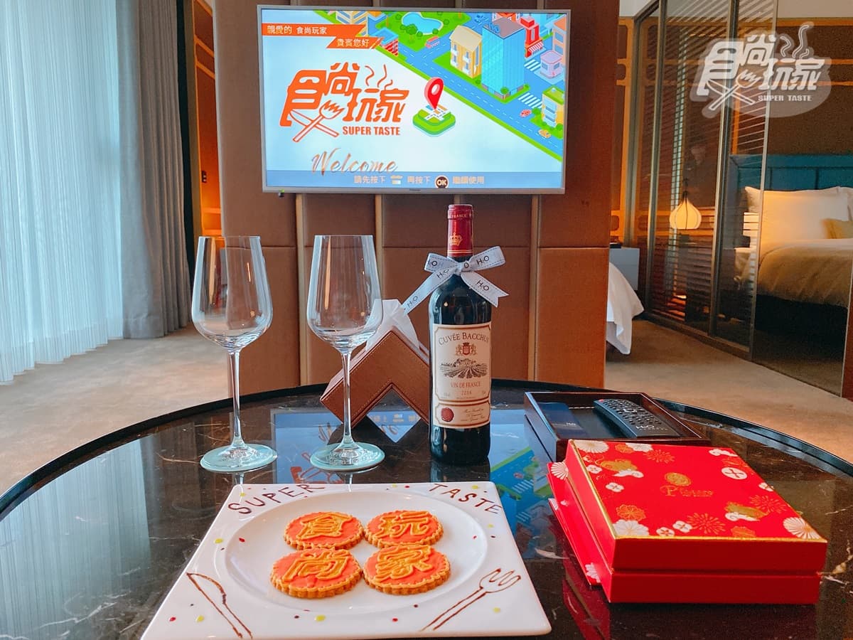 張惠妹、蕭敬騰指定飯店！小資爽住「明星級體驗」、超浮誇「透明水族箱泳池」必拍
