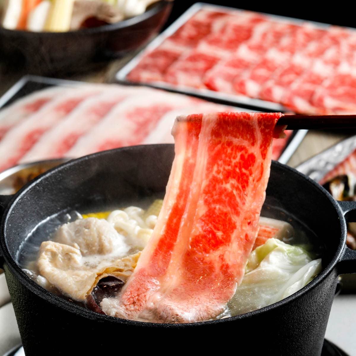 吃到飽新品牌限時一人免費吃，美國牛、丹麥豬、火焰骰子牛無限加點，鉄火鍋358元起