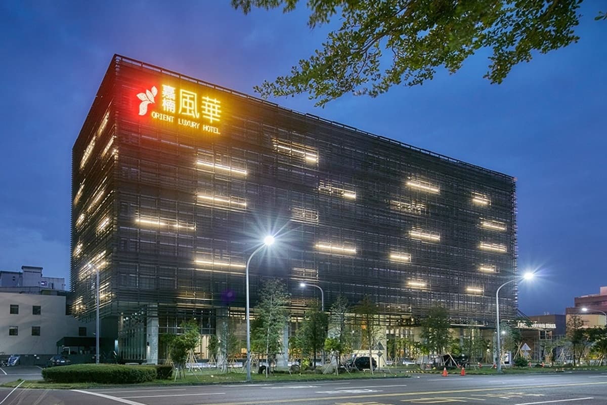 最多現省5000元！入住3家高檔飯店俯瞰市區美景，還可享空中酒吧、美人湯屋