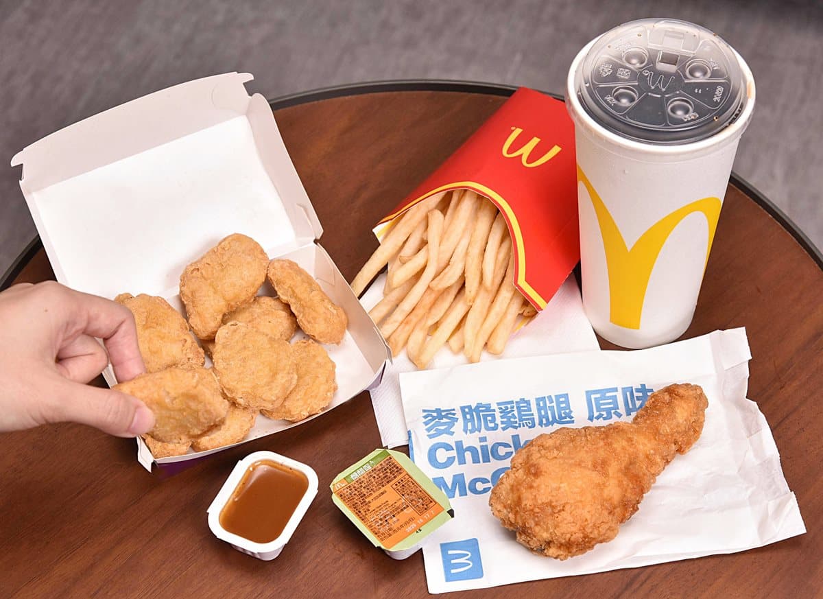 +19元多６塊麥克雞塊！麥當勞推３款「深夜食堂」夜貓優惠，配韓風炸雞腿現省32元