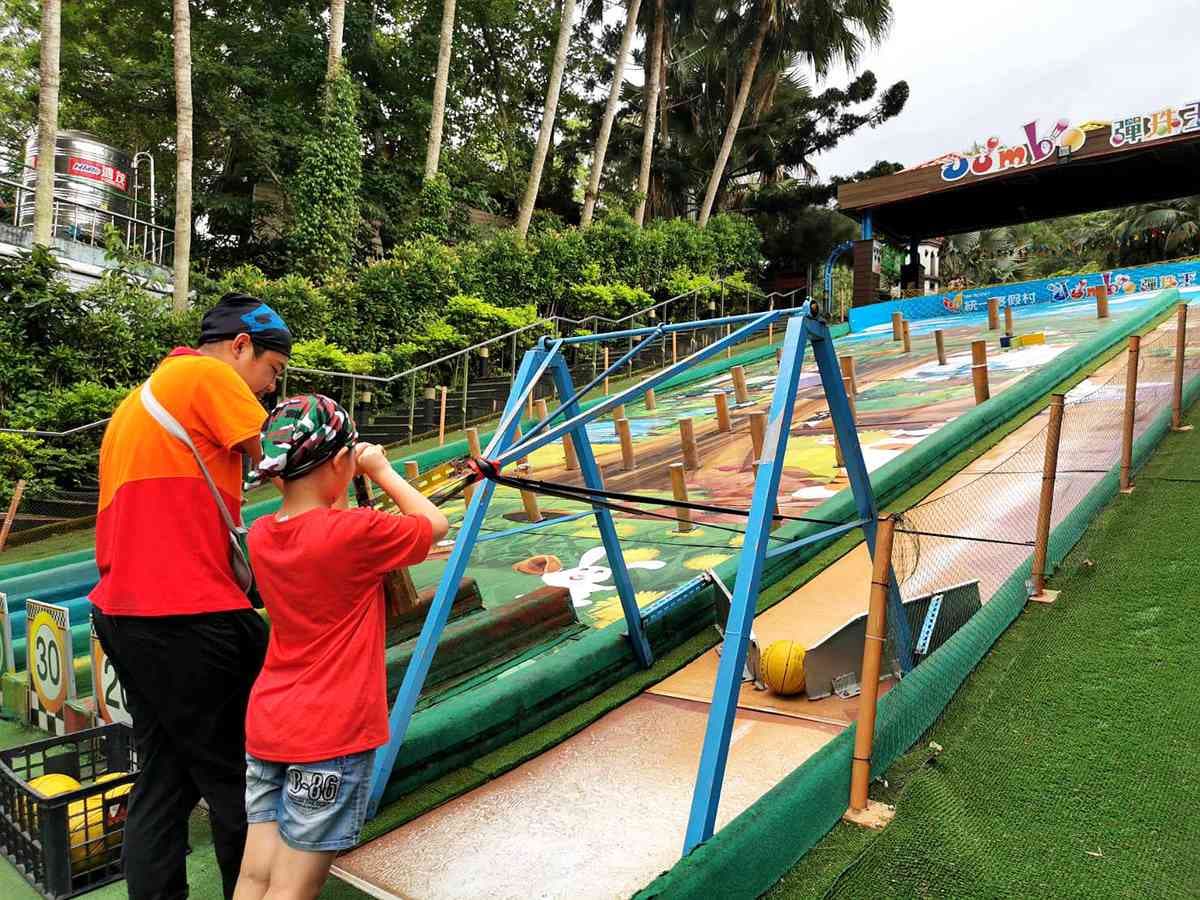 小孩真的會玩瘋！射箭、超大彈弓「闖關尋寶」，空中腳踏車、滑草、手搖船也都來