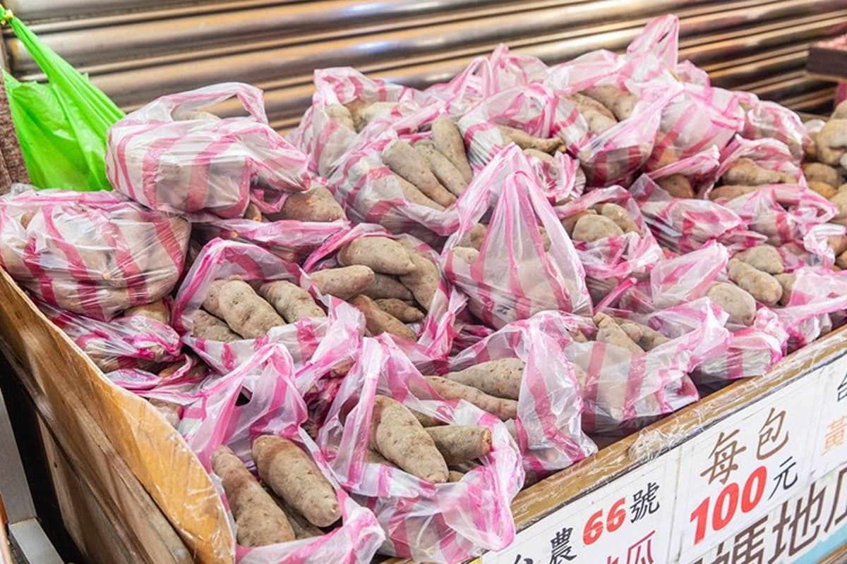 別只吃鴨肉！金山老街小吃在地人推這3家：炸芋捲、焦糖番薯冰、黃金冰烤地瓜