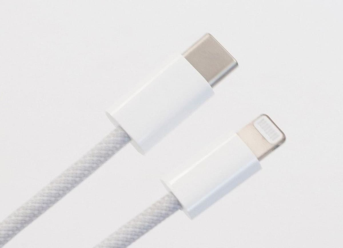 iPhone 12「免費配備」大變身！「辮子充電線」不再容易破皮、斷頭，連iPad也可用
