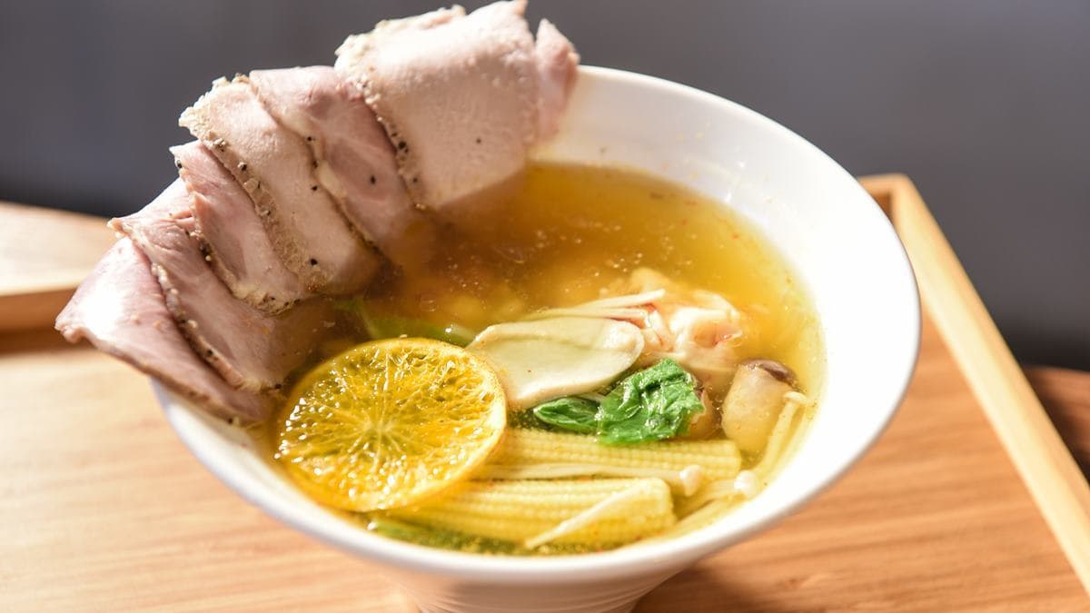 【食尚首播】台日混搭新滋味！人氣柑橘拉麵改賣滷味，清爽湯頭搭溏心蛋超欠吃