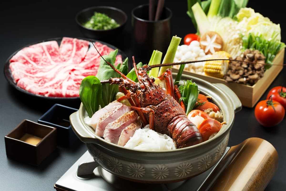 2大「0元入住」超狂飯店！爽住星級房再送5000元，免費吃龍蝦鍋、無邊際溫泉池打卡