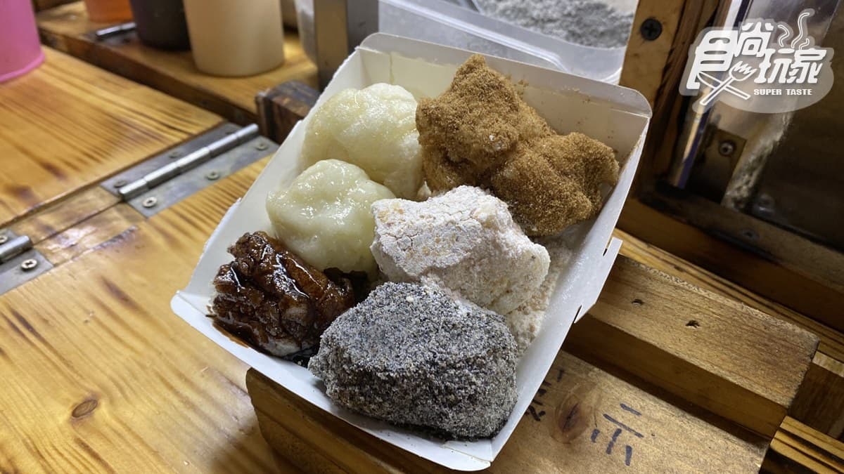 狂掃台中千坪大慶夜市！打卡牆＋200多攤：爆漿蚵仔包、超狂黃金捲、彩色炸麻糬