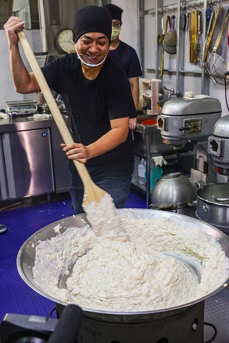 一口秒被圈粉!手工限量粉粿、米苔目真材實料,常常店還沒開就賣完 一口秒被圈粉!手工限量粉粿、米苔目真材實料,常常店還沒開就賣完