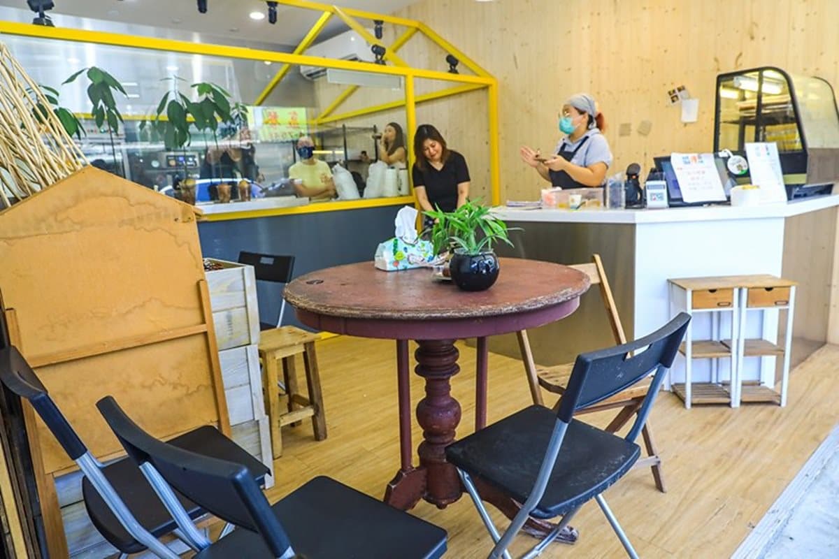 一口秒被圈粉!手工限量粉粿、米苔目真材實料,常常店還沒開就賣完 一口秒被圈粉!手工限量粉粿、米苔目真材實料,常常店還沒開就賣完