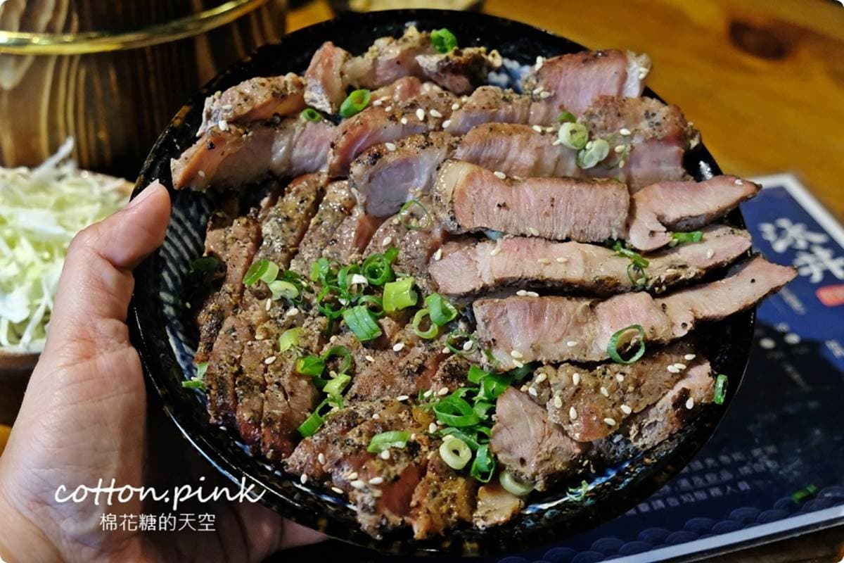 超澎派！台中爆料系丼飯鋪滿蚵仔酥、Q脆魷魚，還可加點配餐享海陸雙拼