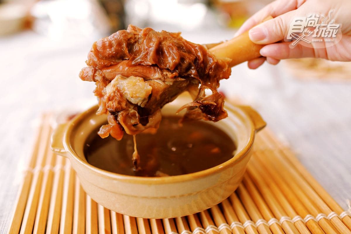 全台獨家整隻牛膝花雕鍋、會跳舞的香Q豬腳，台南私房料理一食入魂