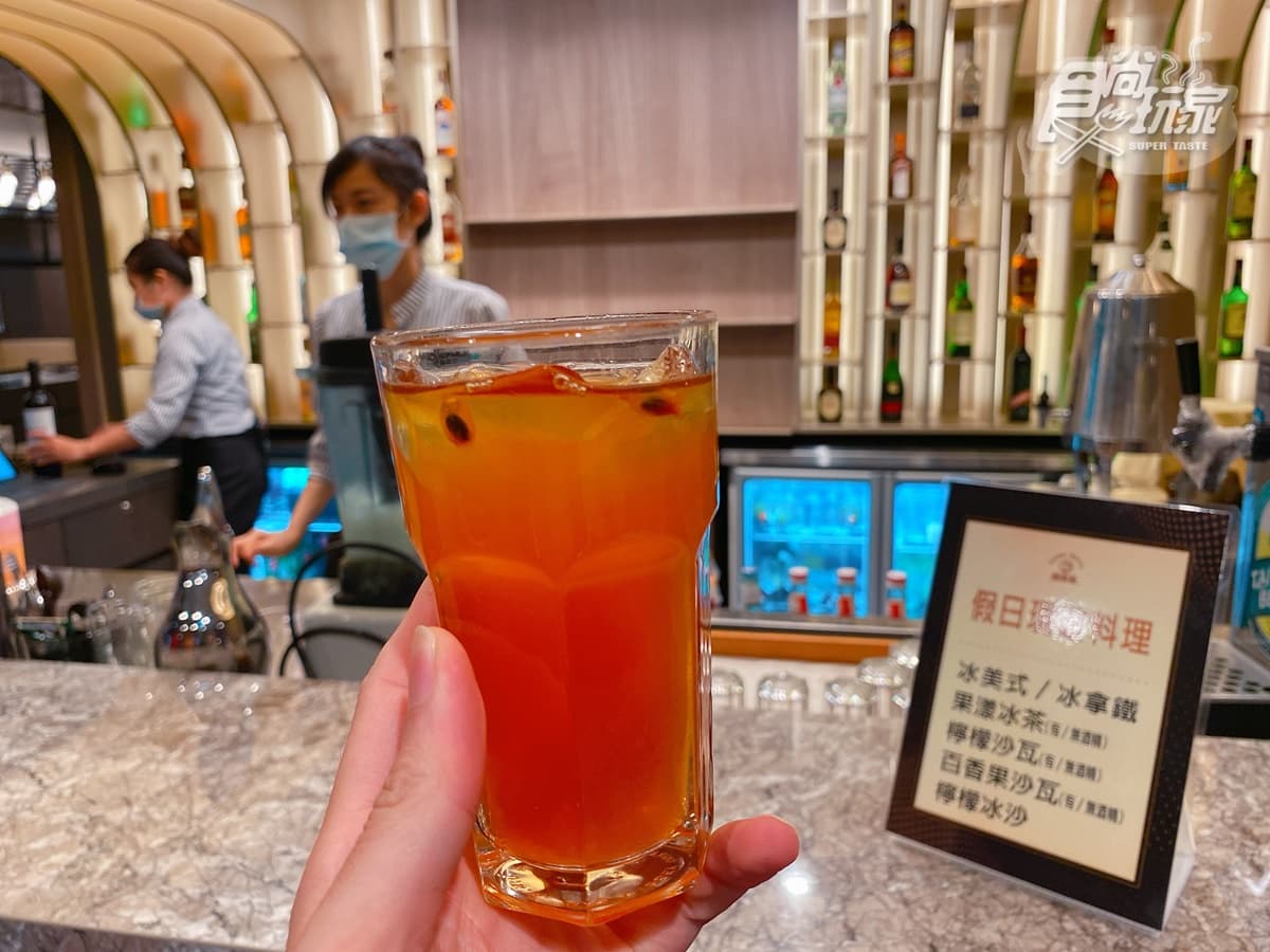 超狂飯店「雷神索爾椅」打卡！網美Buffet「整盆楊枝甘露」吃到飽，還能睡到下午3點才退房