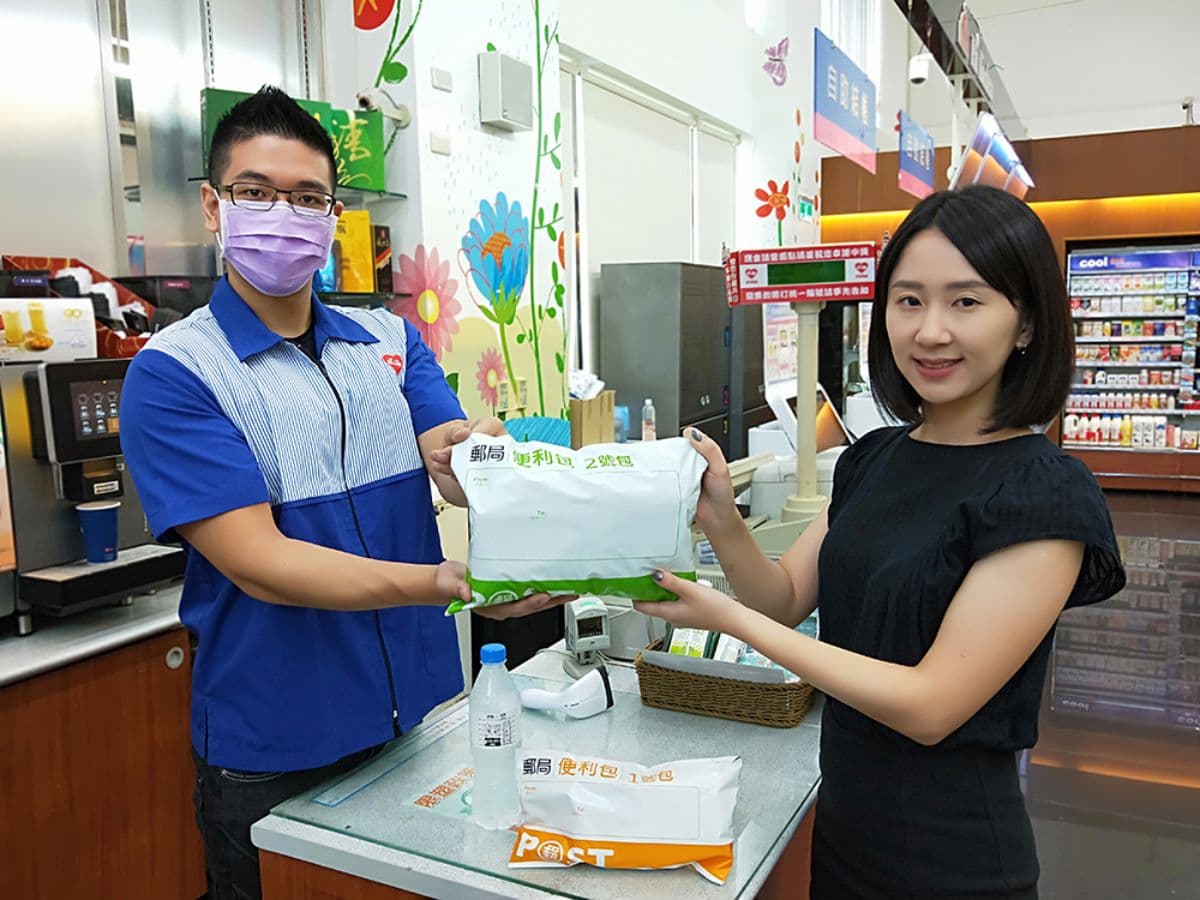 2大超商跟進！郵局便利包「店寄宅」24小時寄件，這間加碼送天然水