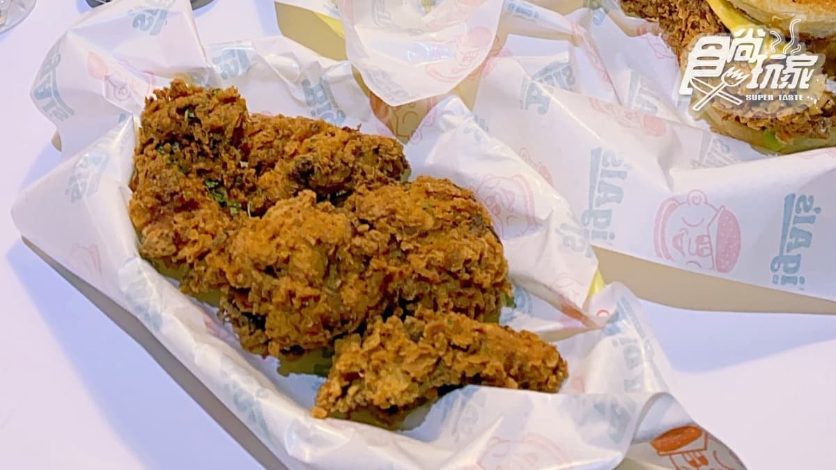 【新開店】IG紅翻！超狂「鬆餅炸雞漢堡」必點，邪惡餐點只賣晚上